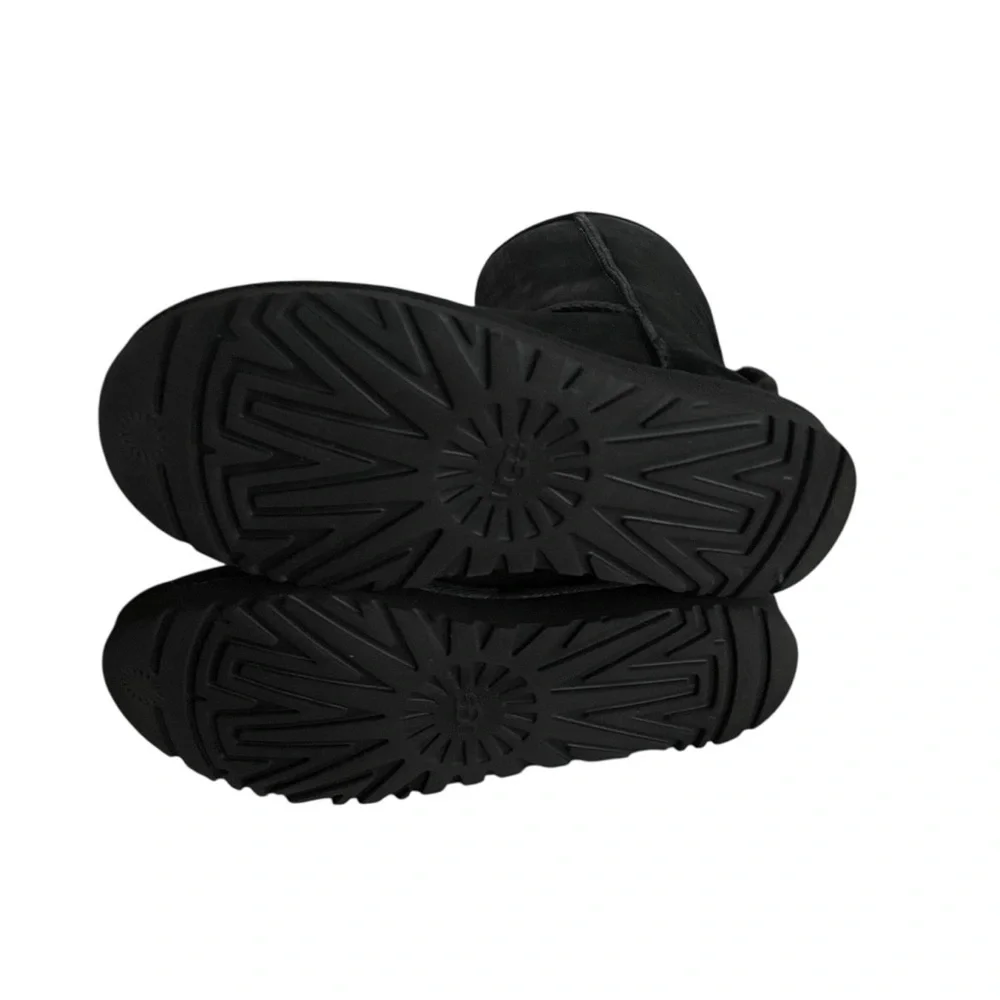 UGG classic black